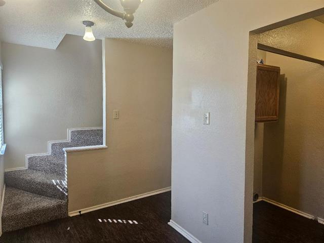 Building Photo - 12 Trails Pl