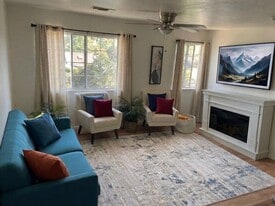 Building Photo - 535 N Yucca Ridge Rd