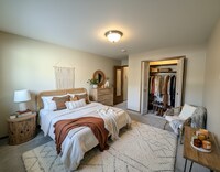 Building Photo - Cozy 2 Bedroom, 1 Bath Apartment with Patio - Welcome Home!