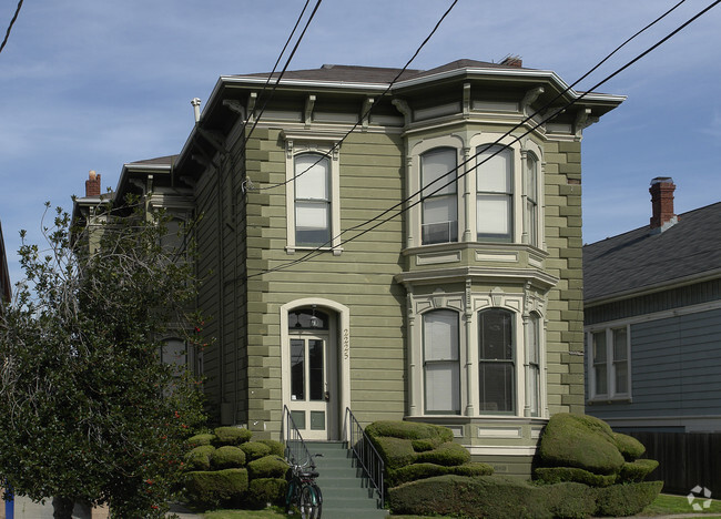 Building Photo - 2225 San Antonio Ave
