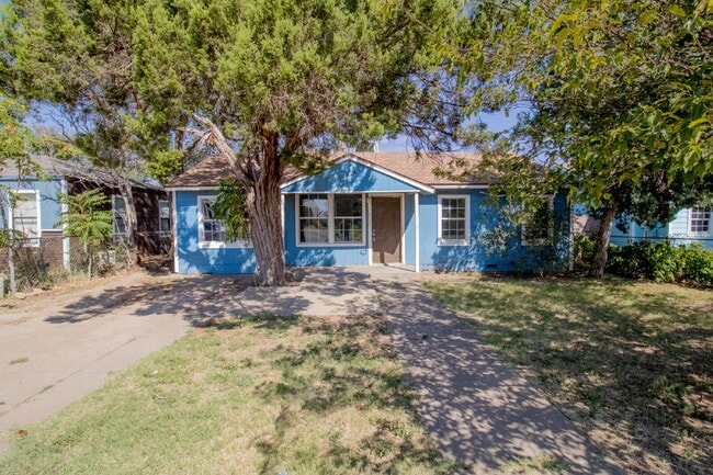 Primary Photo - Charming 3-Bed Home in Lubbock