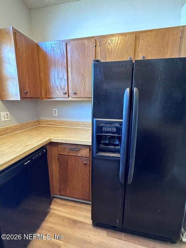 Building Photo - 1261 Montecello Dr