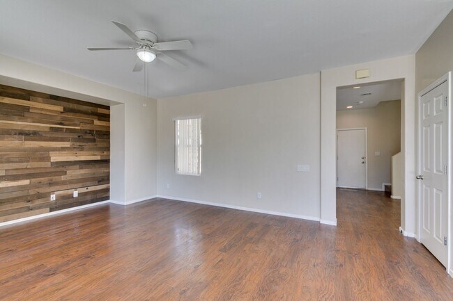 Building Photo - Large home near Aliante*Close to area schools and shopping centers*