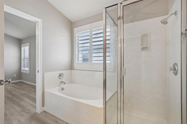 Building Photo - 4937 Hartson