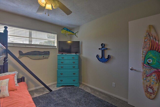 Building Photo - 726 Alden Dr