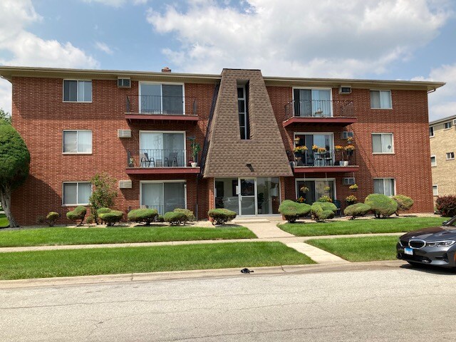 Primary Photo - 17630 Rosewood Dr