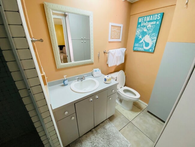 Building Photo - 3401 E Debazan Ave