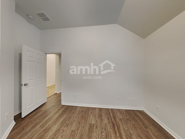 Building Photo - 2914 Crescent Oaks Park Ln