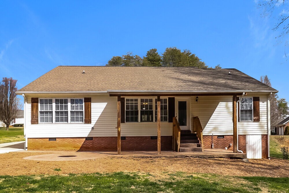 Building Photo - 104 Farmwood Dr