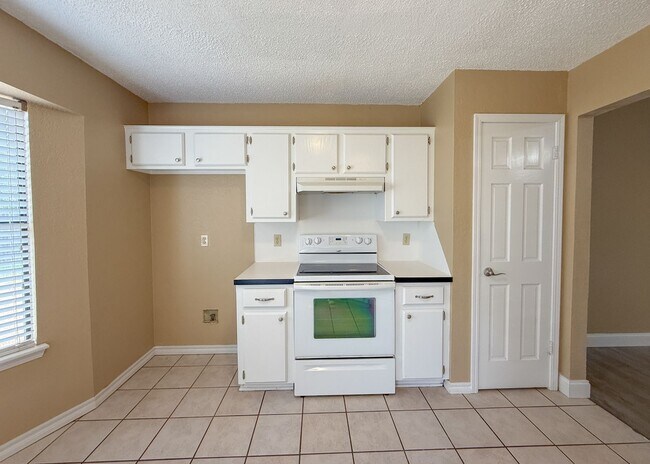 Building Photo - 1009 NW 168th St