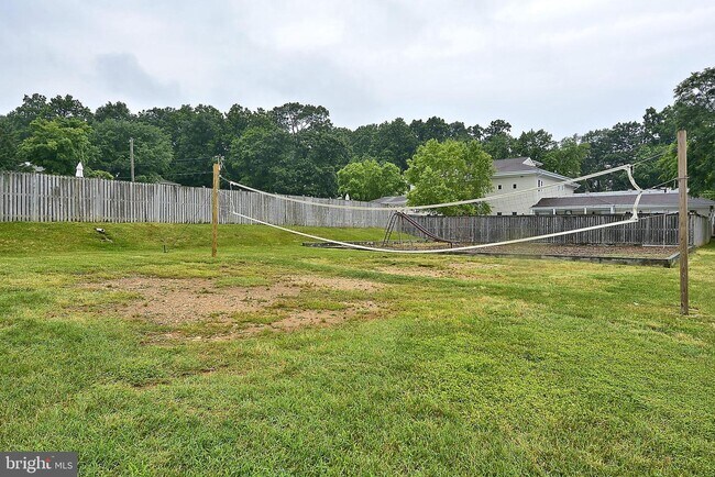 Building Photo - 1952 Kennedy Dr