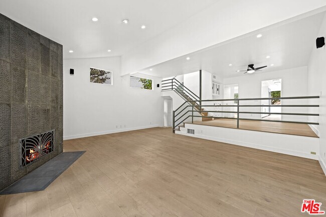 Building Photo - 17088 Palisades Cir