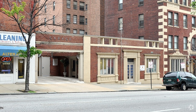 Building Photo - 1001 Saint Paul