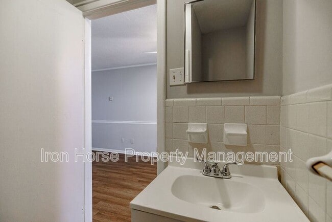 Building Photo - 550 Macon Hwy