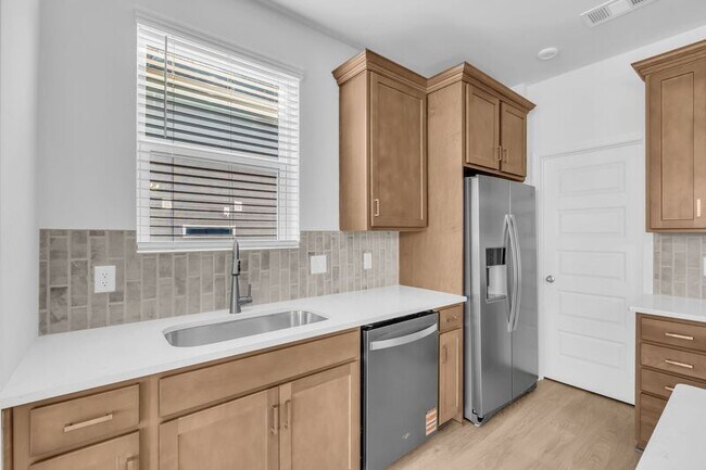 Building Photo - 953 Pleasant Ridge Run