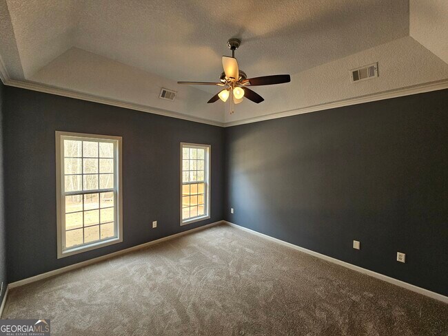 Building Photo - 31 Ridgeview Dr