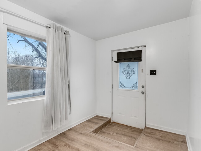 Building Photo - 608 Woodruff Ave