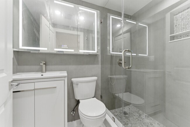 Building Photo - 821 18th St