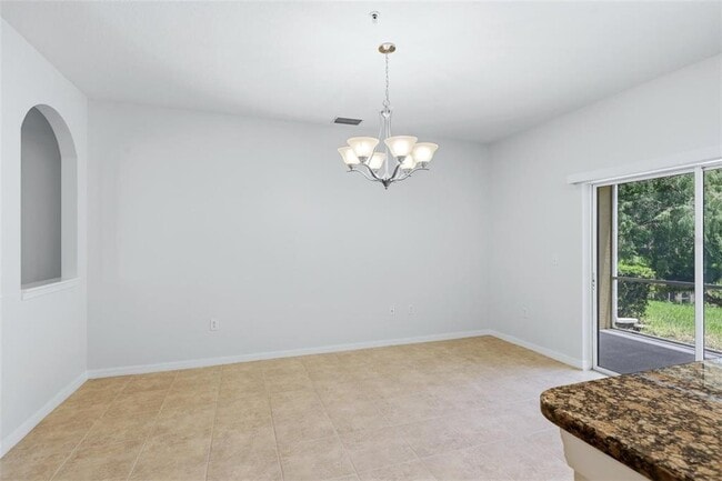 Building Photo - 3717 Parkridge Cir