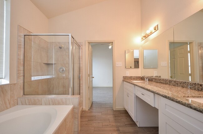 Building Photo - 14027 Wheatbridge Dr