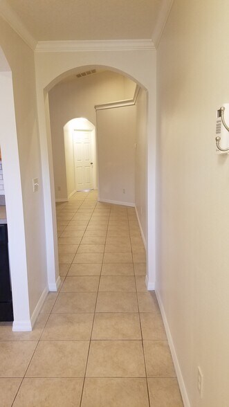 Building Photo - 2306 S Bumby Ave