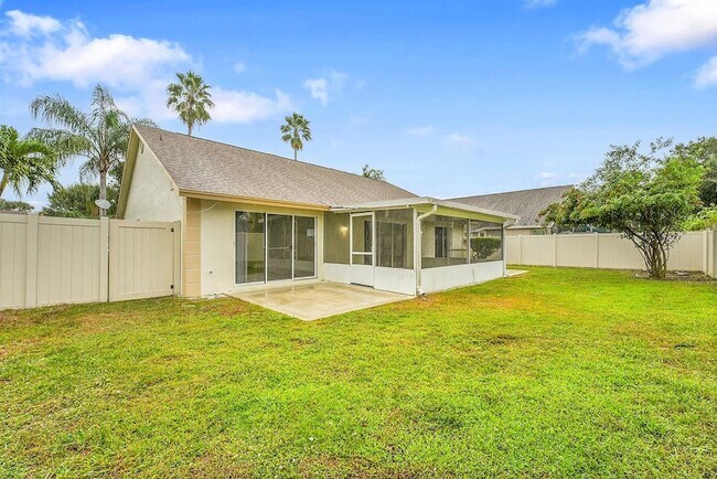 Building Photo - 13048 Meadowbreeze Dr