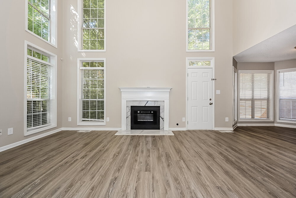 Building Photo - 1374 Buckingham Dr