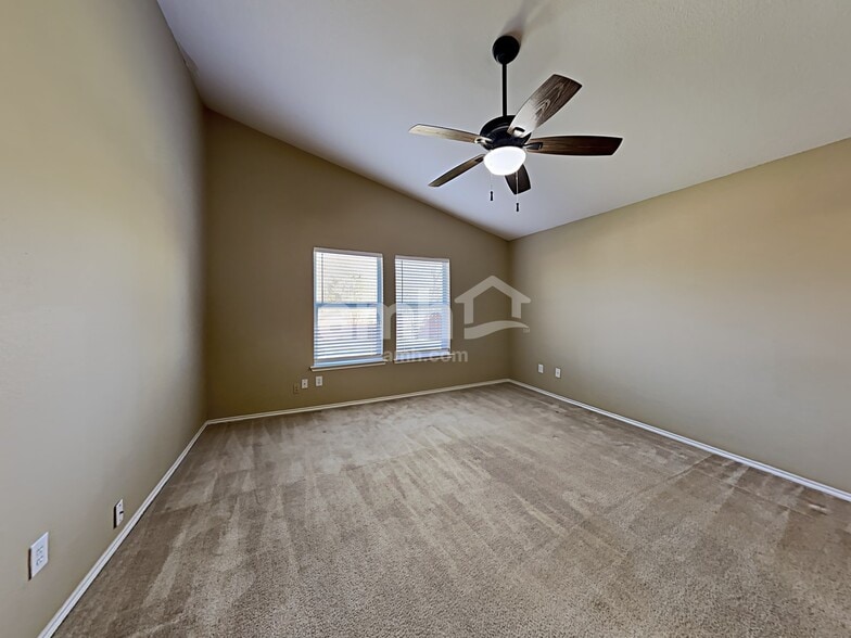 Building Photo - 1415 Spinnaker Way