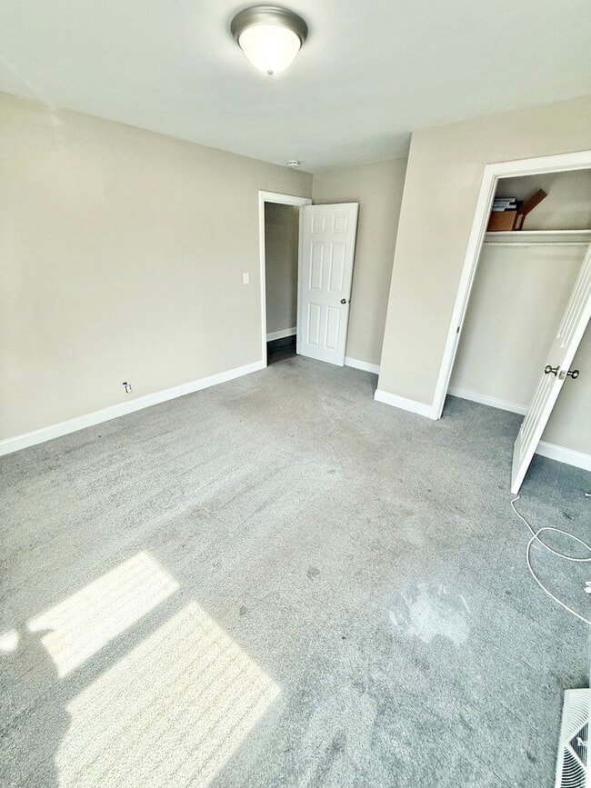 Building Photo - ***Renovated 3 Bedroom Ranch*Near Casino & Naval Hospital & Shipyard