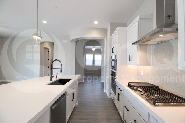 Building Photo - 4245 E Bernice St