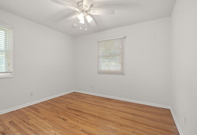 Building Photo - Ranch Three Bedrooms with Fenced in Yard Available April - Move in Ready!