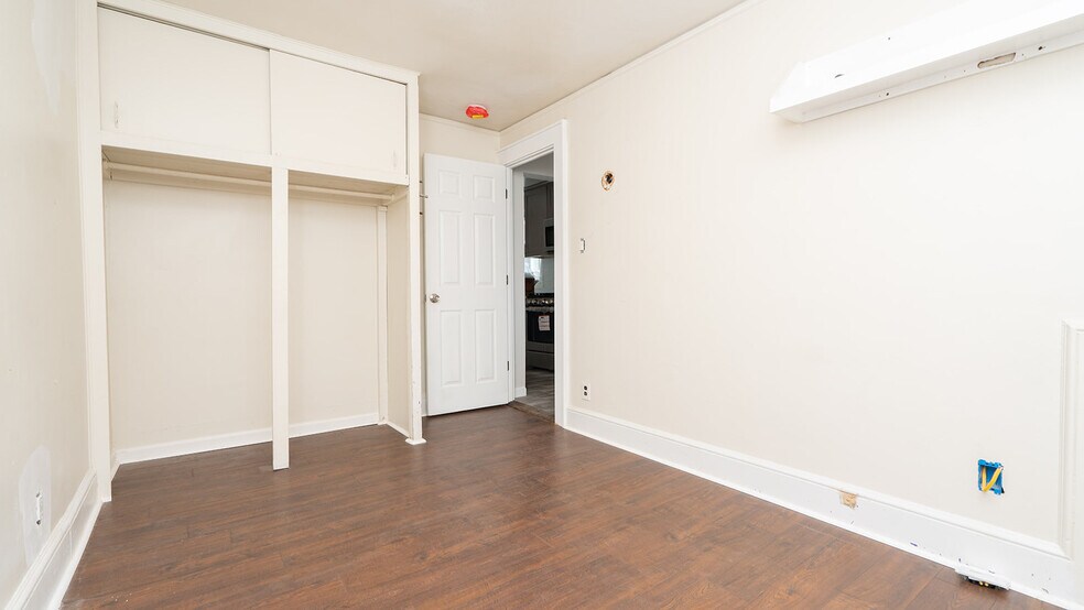 Building Photo - 203 Waverly Ave