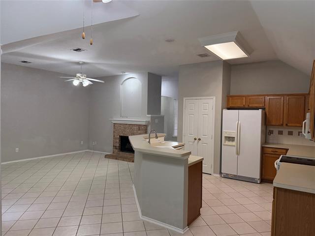 Building Photo - 10810 Camelot Dr