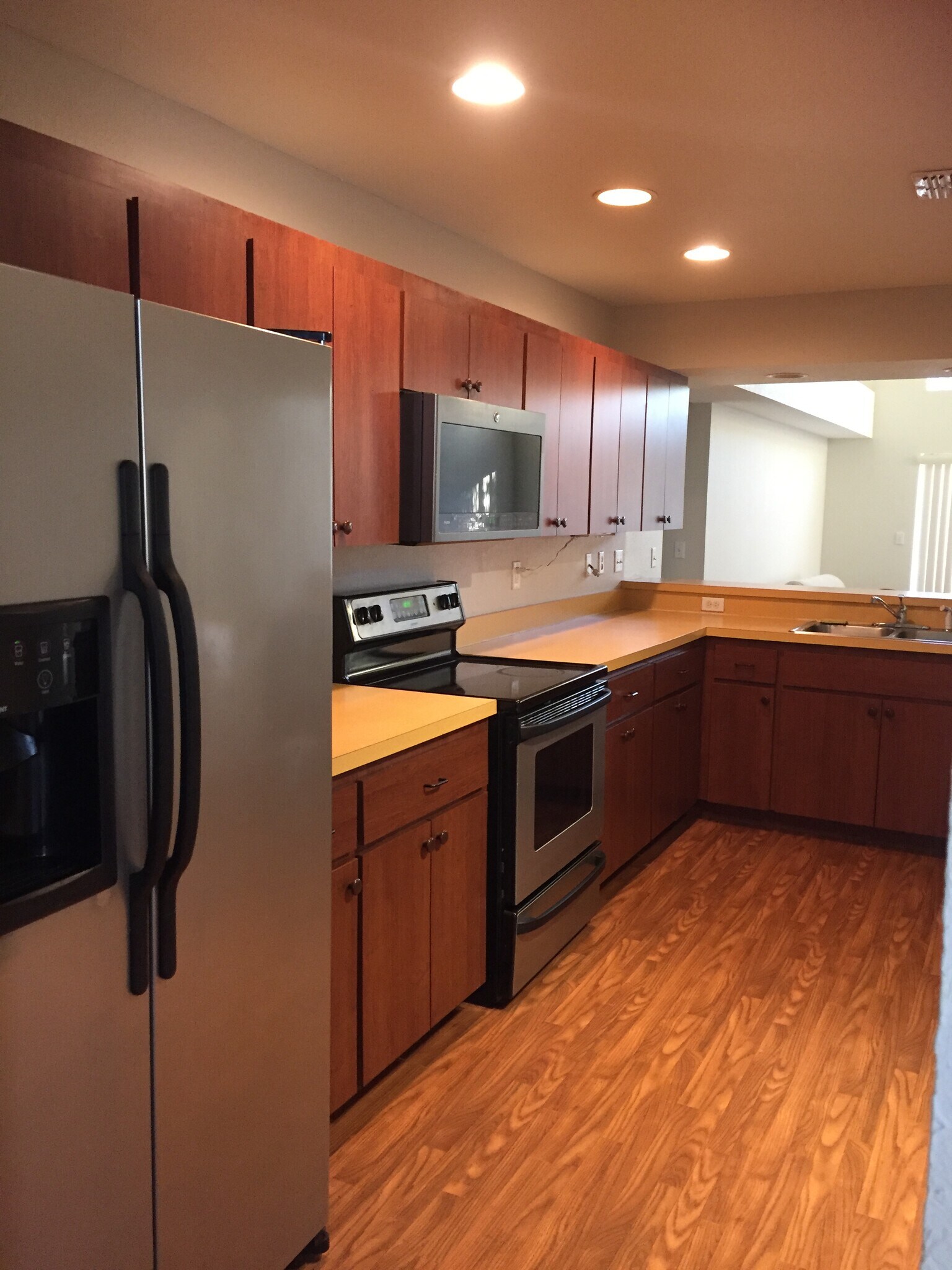 Building Photo - 7166 Summit Dr