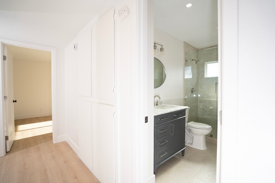 Building Photo - 522 17th St