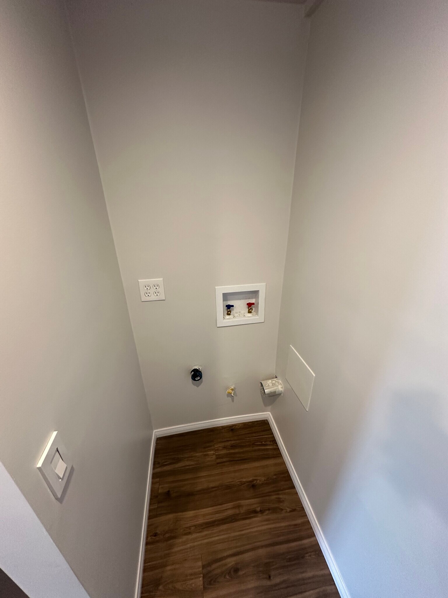 Building Photo - 1032 Justin Ave