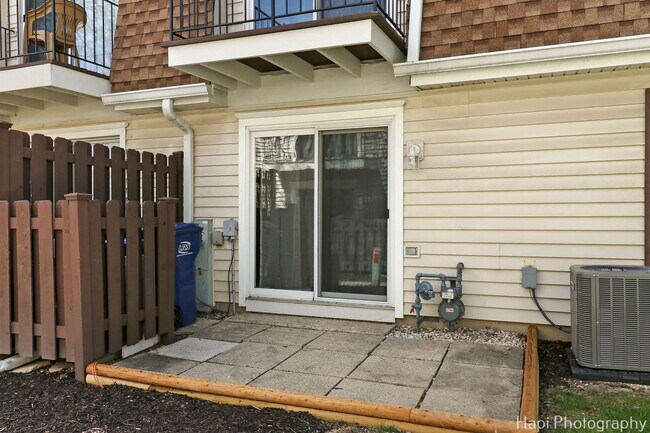 Building Photo - 2336 Old Kings Ct