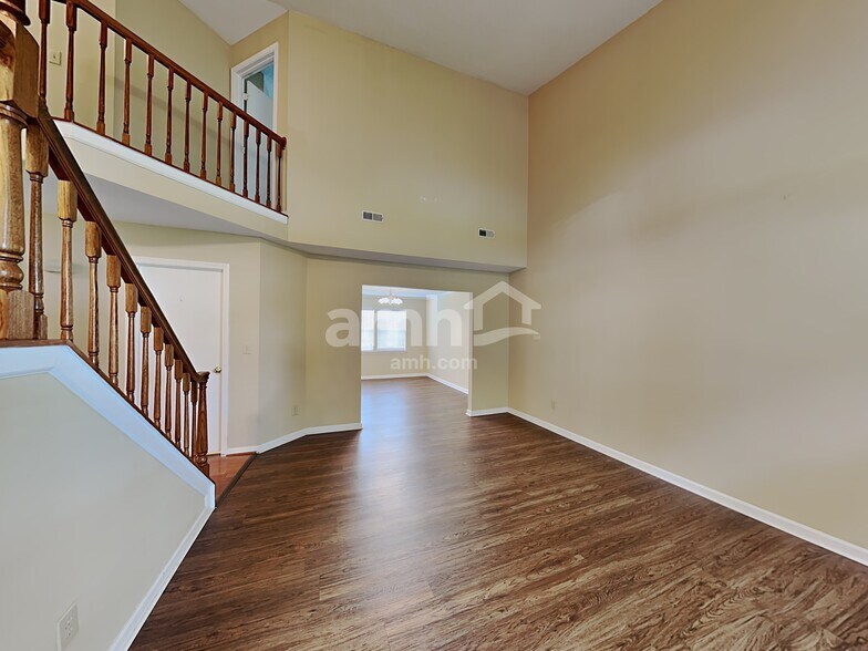 Building Photo - 1516 Gordon Walters Dr