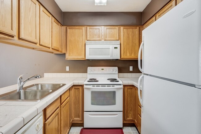 Building Photo - Newly Remodeled 2 Bed, 2.5 Bath Rental Home in Cooper Mountain Beaverton!