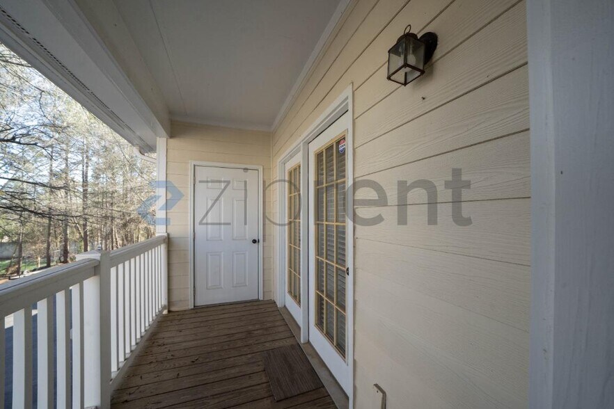 Building Photo - 603 Spring Heights Ln