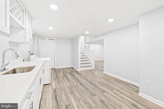 Building Photo - 11309 Cherry Hill Rd