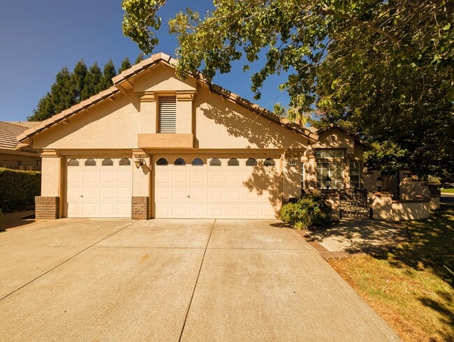 Primary Photo - BEAUTIFUL SINGLE FAMILY HOME IN FOLSOM!