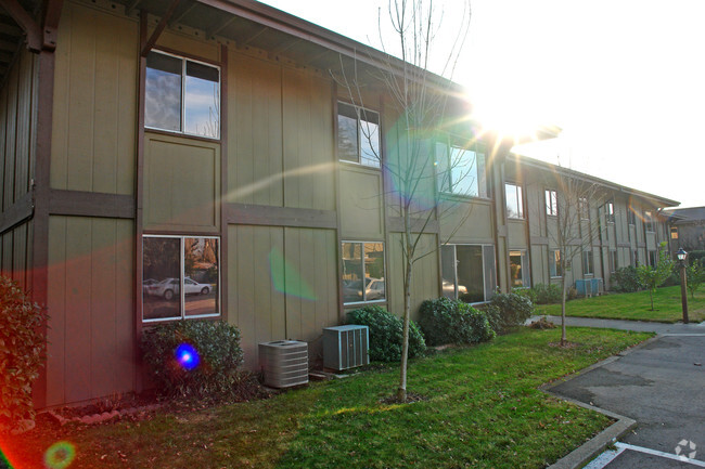 Building Photo - 331 South St