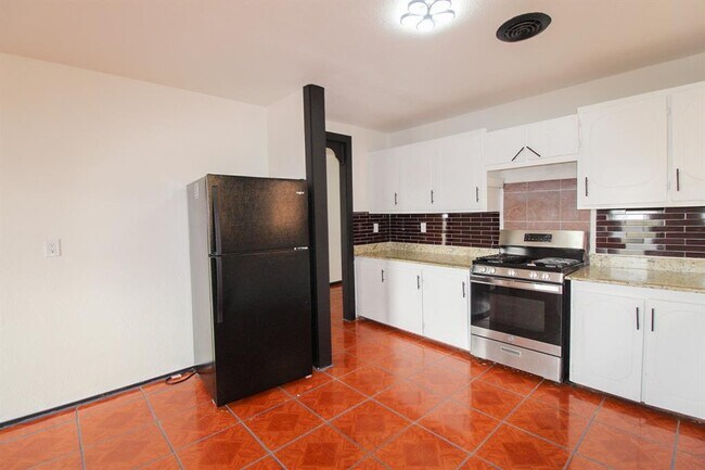 Building Photo - 8102 N U.S. Hwy 183