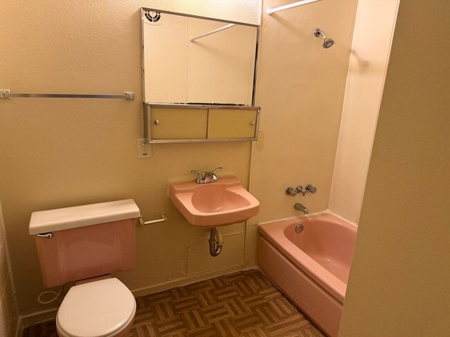 Building Photo - Available 1 Bedroom Condo In Central Las Vegas