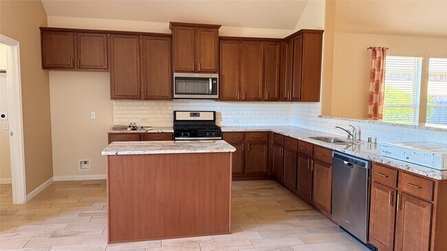 Building Photo - 6723 Barrington Crk Trce