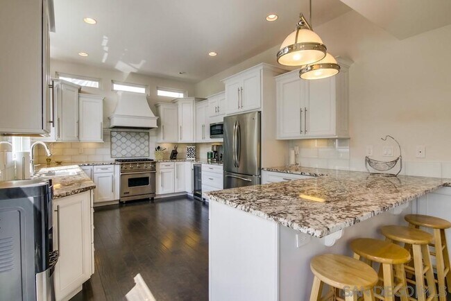 Building Photo - 657 Westbourne St