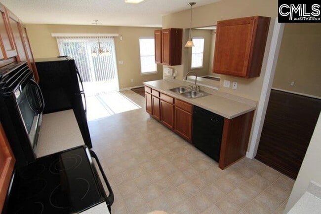 Building Photo - 5 Redbrush Ct