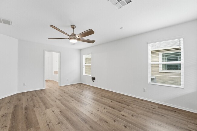 Building Photo - 16417 Olive Sparrow Dr