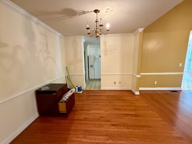 Building Photo - 13 Box Turtle Ct